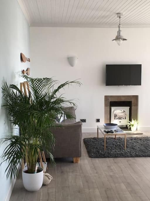 The Bolthole Apartment Limekilns ภายนอก รูปภาพ
